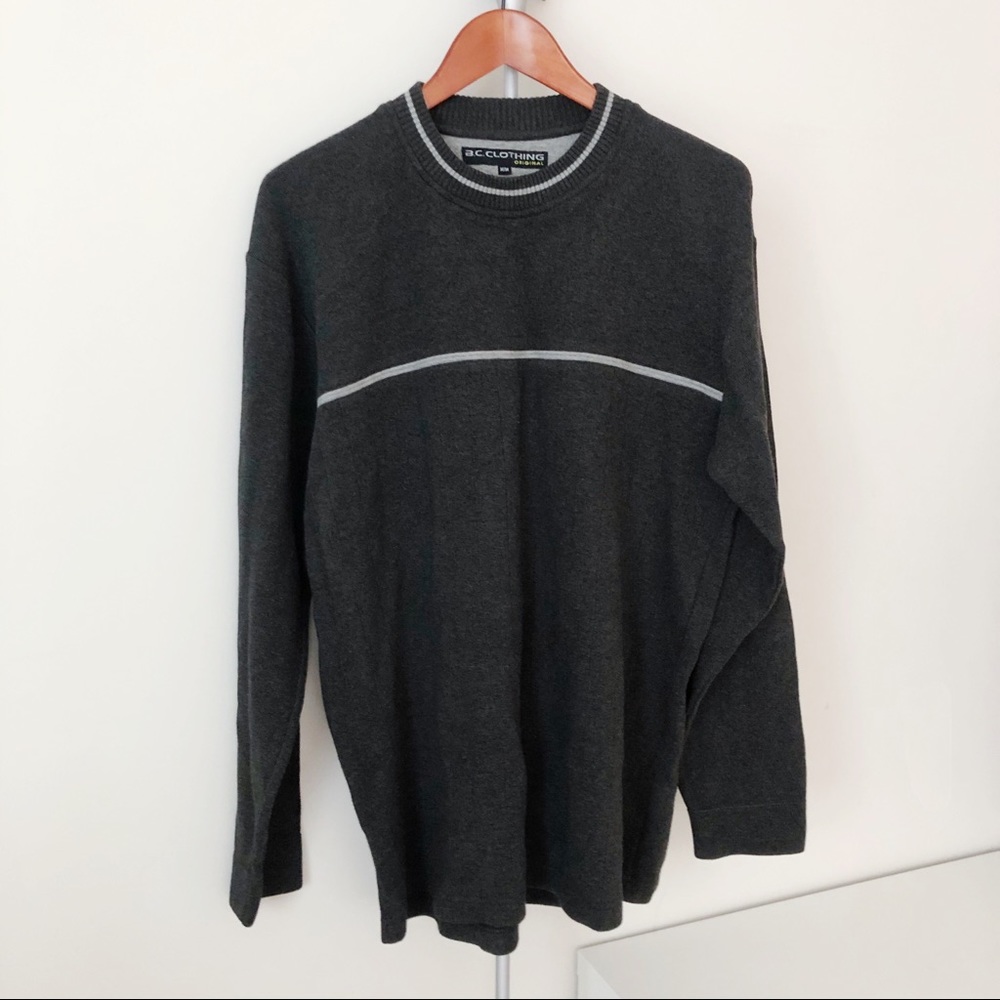 NWOT Size Medium Men’s Grey Gray Crewneck Sweater